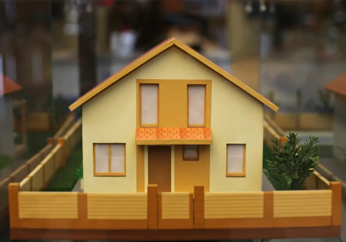 Does Fence Staining Increase Property Value? What Homeowners Should Know
