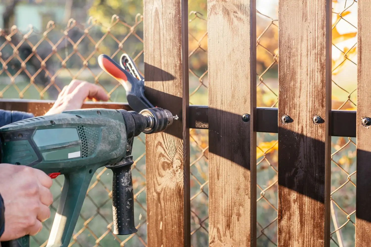 Fence Repair vs Replacement: Which Option Saves You More Money in Georgetown, TX?