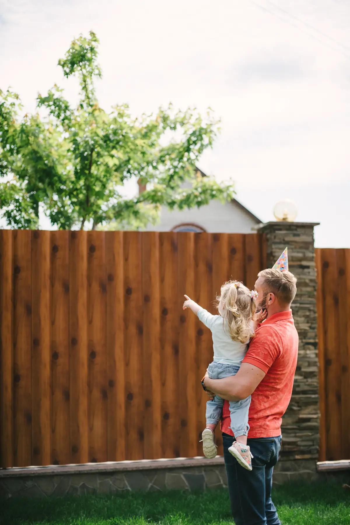 How Much Does Fence Staining Cost?